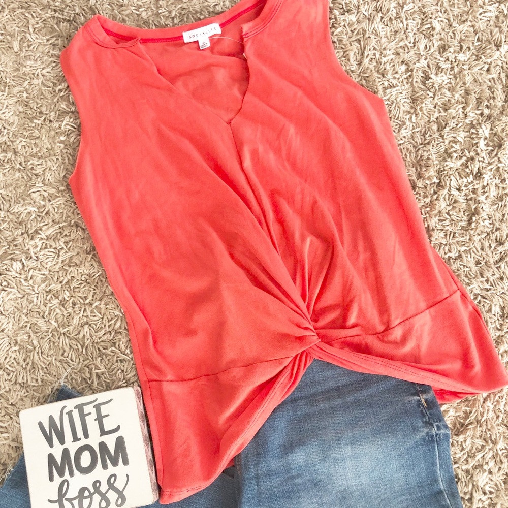 New! Socialite Peach Tee